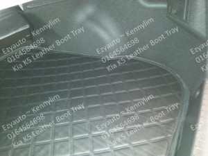 O26-K5 leather boot tray 3