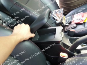 Kia Forte Mobis Double Console Armrest_7