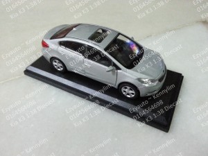 Kia K3 1.38 diecast_12