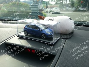Kia Rio 1.38 diecast_1