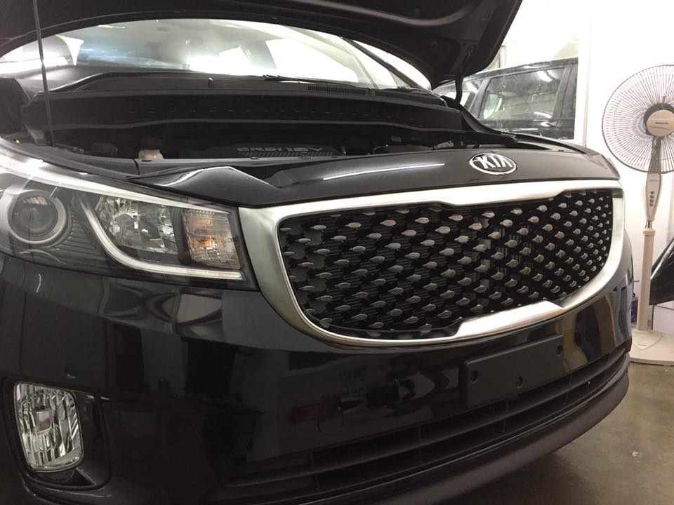 Kia Carnival Diamond Grill